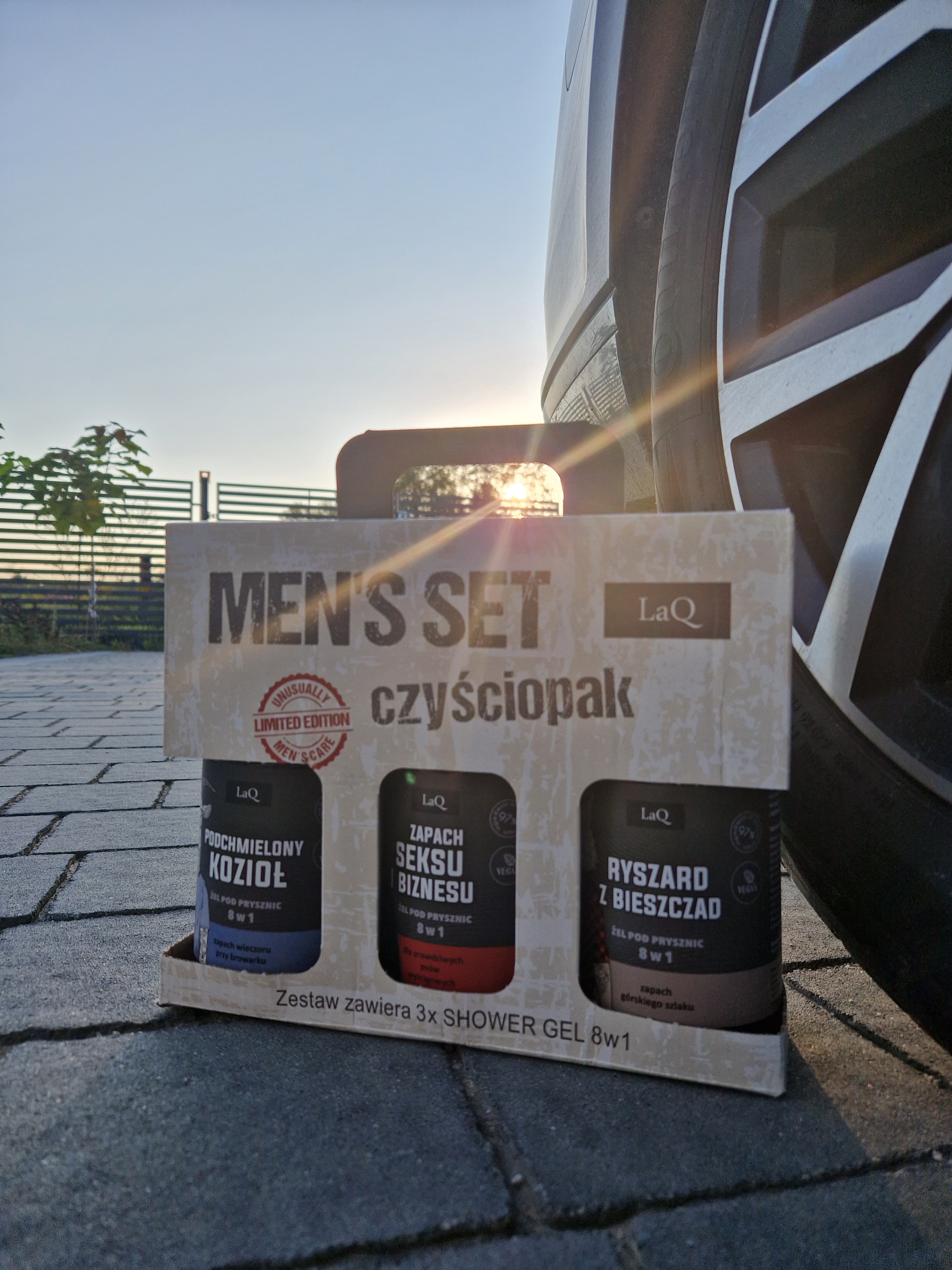 Niezbędnik Gentlemana - 3 x żel pod prysznic 500 ml CZARNY